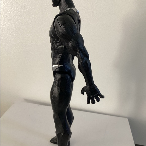 Hasbro Black Panther Action Figure - Picture 4 of 8